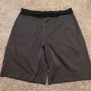 Lululemon Men's Grey Shorts